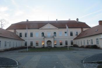 Hlavní průčelí ( © Dušan Dohňanský 01/2020)