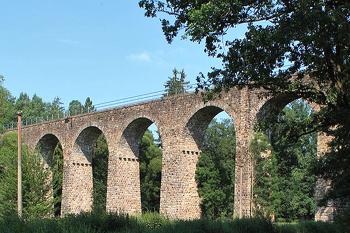 Kamenný železniční viadukt u Sepekova na trati Tábor - Písek. (© Pavel Vítek  09/2021)