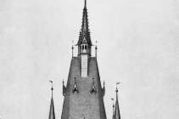 pohled od východu po Mockerově přestavbě r. 1880 ( © J. Eckert (in J. Podzimek, Stověžatá Praha, Praha 2003)