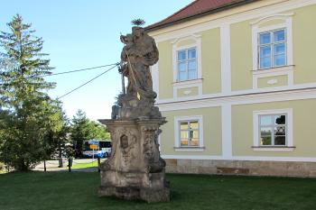 Socha Panny Marie Immaculaty v Křenově. okr. Svitavy. (© Pavel Vítek  10/2021)