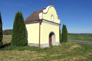 Kaplička sv. Marka v lázech, místní části Městečka Trnávky. (© Pavel Vítek  10/2021)