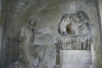Románský reliéf na věži (©doxa  , 01/2014)