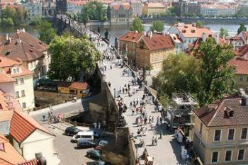 Pohled na Karlův most z Malostranské mostecké věže ( © Miroslav BITTER 05/2007)