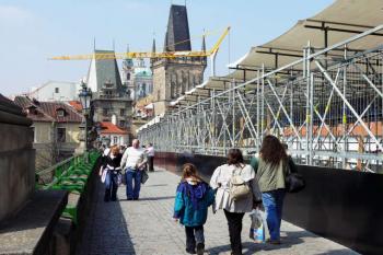 Opravy mostu. (© Jan Sommer, 04/2008)