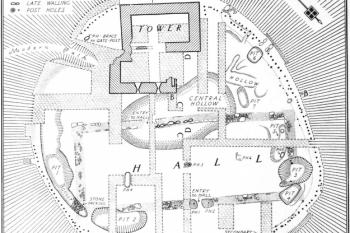  (© članek D. M. Waterman and M. Jope, Excavations at Clough Castle, Co. Down, Ulster Journal of Archaeology, Third Series, Vol. 17 (1954), pp. 103-163.)