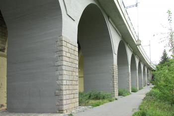Železniční viadukt v Úvalech v okrese Praha - východ. (© Pavel Vítek  10/2021)