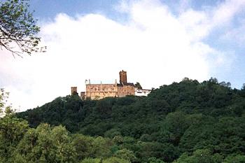 Hrad Wartburg nad městem Eisenach v německé spolkové zemi Durynsko. (© Pavel Vítek 06/2001)