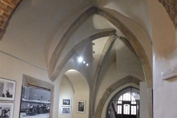 Tzv. křížová chodba (ve skutečnosti mázhaus) v přízemí (© Johannes Cladis, 07/2015)