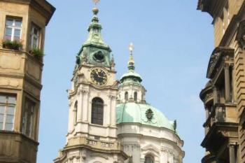 Pohled z Mostecké ulice (© Marian Repáš 08/2006)