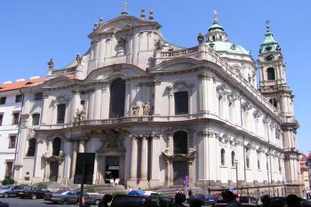 Hlavní průčelí kostela sv. Mikuláše ( © Jan P. Štěpánek 07/2007)