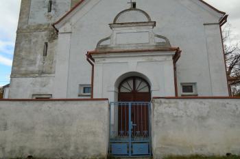 předsíň na západním průčelí (© Jaroslav Špiroch  10/2021)