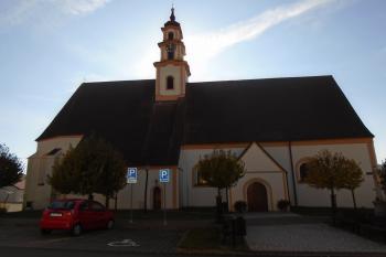pohled na kostel ze severu (© Jaroslav Špiroch  10/2021)