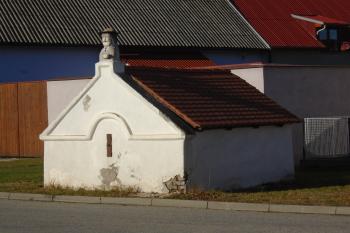 pohled na hlavní průčelí vodojemu z jihovýchodu (© Jaroslav Špiroch  11/2021)