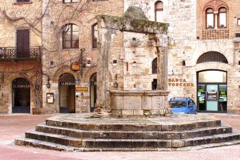 San Gimignano, město v Itálii, v oblasti Toskánsko. (© Pavel Vítek 05/2001)