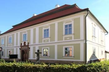 Fara v Křenově v okrese Svitavy. (© Pavel Vítek  10/2021)