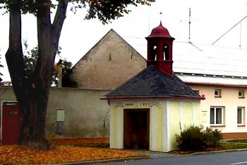 Kaplička v Lazcích, městské části Olomouce. (© Pavel Vítek  10/2021)