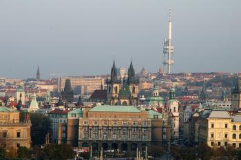 Žižkovský vysílač se stal jednou z dominant Prahy. ( © Miroslav BITTER 10/2007)