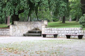 Mohauptova kašna v městském parku v České Lípě. (© Pavel Vítek  09/2021)
