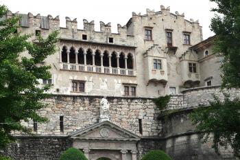 Hrad Buonconsiglio ve městěTrento v severní Itálii. (© Pavel Vítek 05/2001)