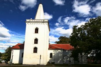 kostel od jihu (© Pavel Zany Komárek 13. 9. 2009)
