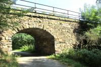 kamenný železniční viadukt