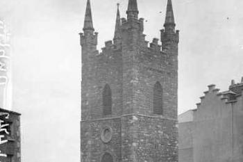  (© http://cja.dublin.anglican.org/photos/historic-photographs/photo-of-st-audoens-1880/)