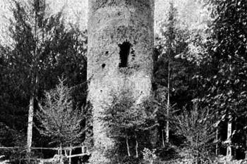 hradní bergfrit před r. 1912 (© Jan Valchář: Ledečsko a Dolnokralovicko: výňatek z vlastivědného díla Království české, Pavel Körbr, Praha 1912)