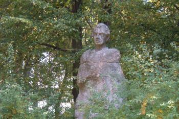 Máchův pomník (© Jiří Špaček  10/2005)