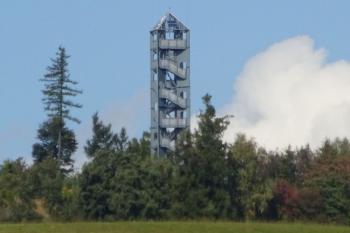 Halaška-rozhledna (© A. Průšová  9/2021)