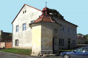 Kaple Panny Marie Lurdské v Beřovicích u Slaného. (© Pavel Vítek 10/2021)