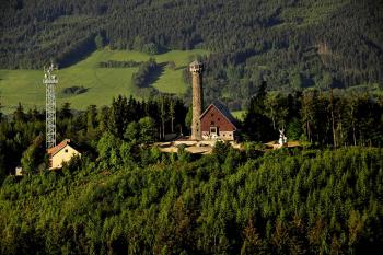 Svatobor - letecký snímek ( © Radovan Smokoň 05/2011)