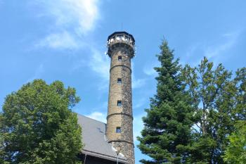 Rozhledna na Svatoboru (© Klára Hoštičková 07/2024)