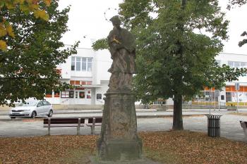 Socha sv. Jana Nepomuckého v Konici v okrese Prostějov. (© Pavel Vítek 10/2021)