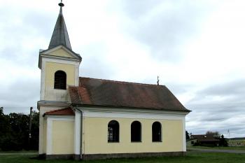 Kaple v Heřmaničkách, místní části České Lípy. (© Pavel Vítek 09/2021)
