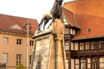 Brunšvický lev v německém městě Braunschweig. (© Pavel Vítek 05/2001                                  )