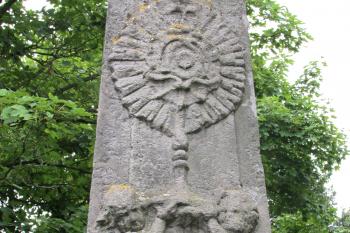 Obelisk, památník nalezení ukradené monstrance v České Lípě. (© Pavel Vítek 09/2021)