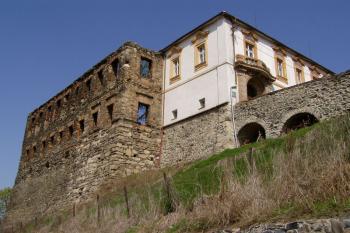 Zámek od jihovýchodu (© Lukáš Pechánek, 04/2009)