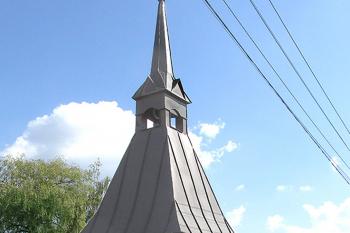 Kaplička v Sazomíně u Žďáru nad Sázavou. (© Pavel Vítek 05/2018)