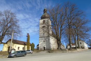 pohled na kostel od západu (© Jaroslav Špiroch  02/2022)