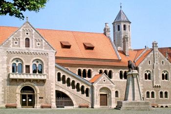 Hrad Dankwarderode v německém dolnosaském městě Braunschweig. (© Pavel Vítek 05/2001                                  )
