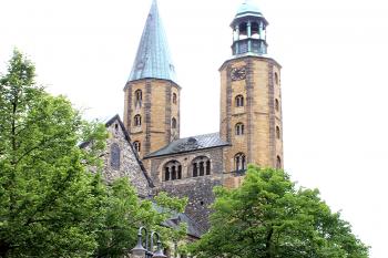 Kostel svatého Kosmy a Damiána v německém Gloslaru. (© Pavel Vítek 08/2009)