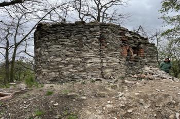 zřícenina kaple (© Jiří Čížek  04/2022)