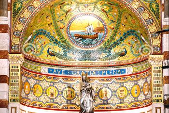 Bazilika Notre-Dame de la Garde ve francouzské Marseille. (© Pavel Vítek 06/2005)