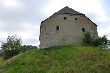 tvrz Železné Horky (© Vlastislav Mareček, 08/2016)