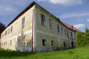 Jihozápadní nároží zámku (© Lukáš Pechánek, 08/2011)