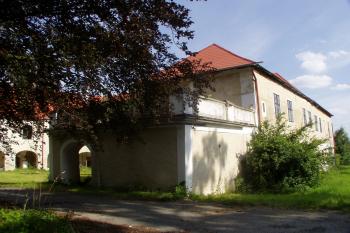 zámek od severozápadu (© Lukáš Pechánek, 08/2011)