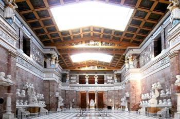 Památník Walhalla u obce Donaustauf v Bavorsku, nad řekou Dunaj. (© Pavel Vítek 09/2012)