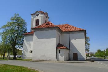 pohled na kostel z východu (© Jaroslav Špiroch  05/2022)
