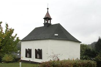 Kaplička sv. Antonína v Pusté Rudné v okrese Bruntál. (© Pavel Vítek 11/2006)