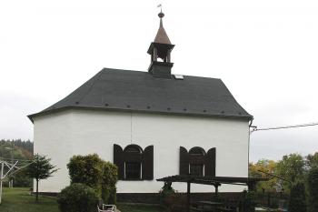 Kaplička sv. Antonína v Pusté Rudné v okrese Bruntál. (© Pavel Vítek 11/2006)